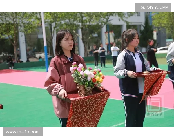 中场表演节目排练，艺人彩排全力以赴